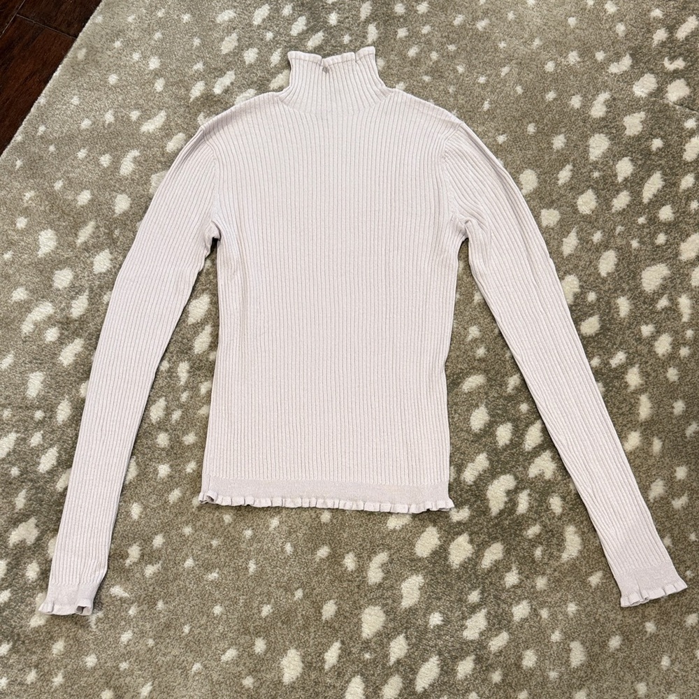 Vince Ribbed Long Sleeve Top in Light Lilac. Size XS